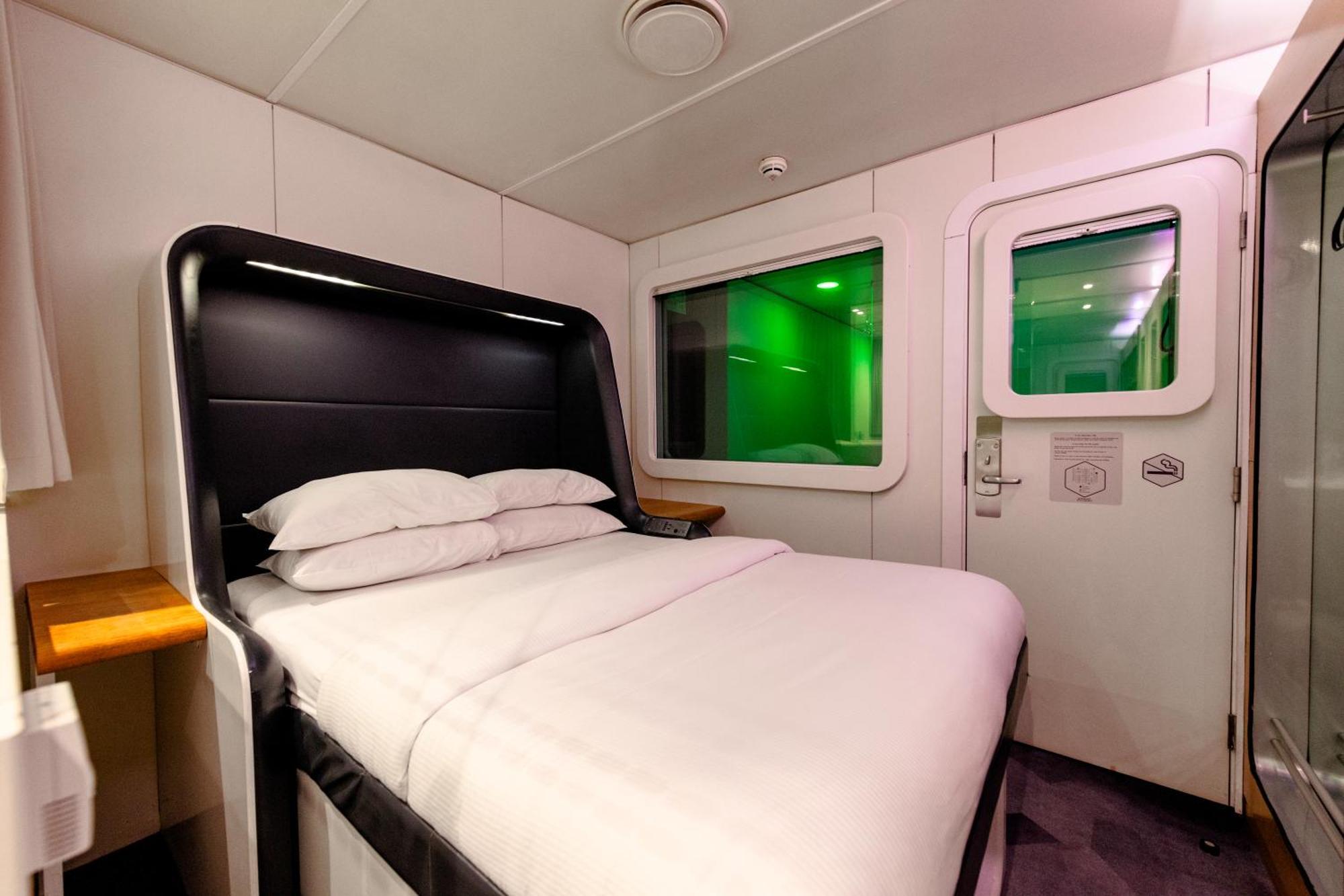 Yotelair London Gatwick Airport Horley Exterior foto