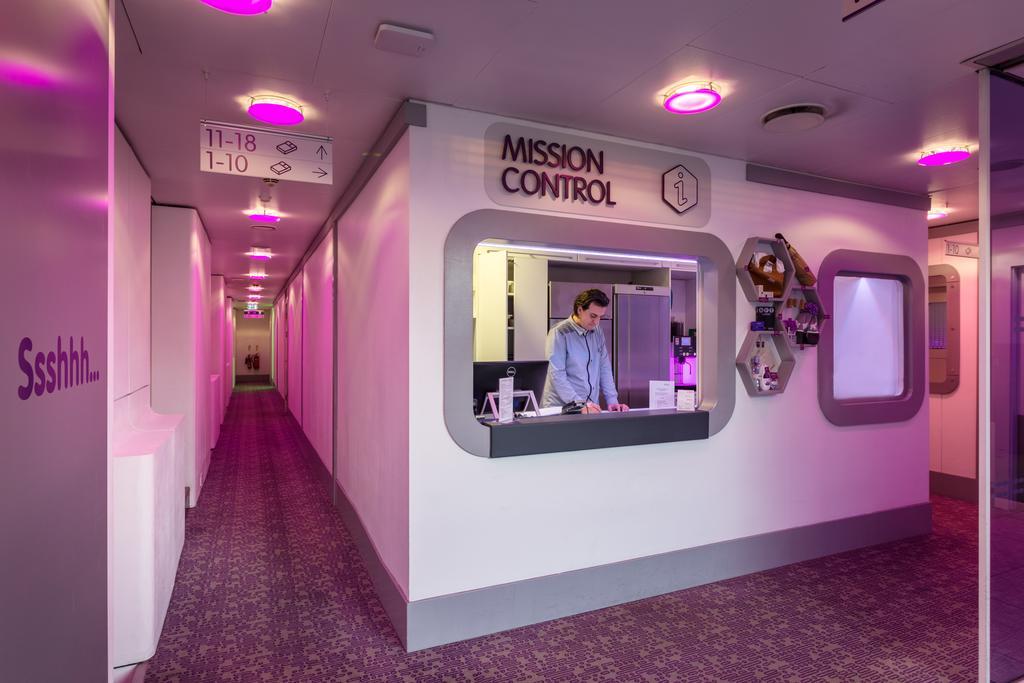 Yotelair London Gatwick Airport Horley Exterior foto